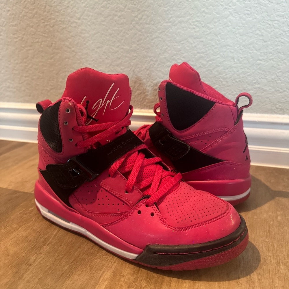 Jordan Flight 45  524863-607 Vivid Pink / Black Size: 7Y